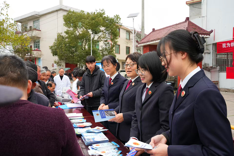 ����ɽ�м��Ժ��չ�������׷澫�� չ�ֽ������ ����������ˡ�����